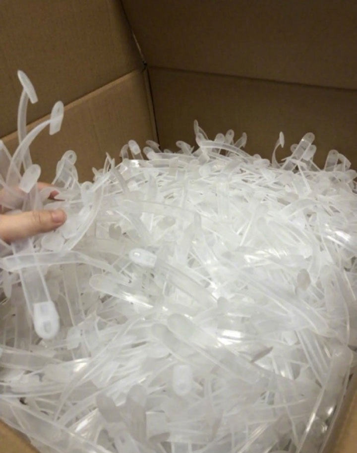 彩盒<i style='color:red'>彩箱</i>手提扣