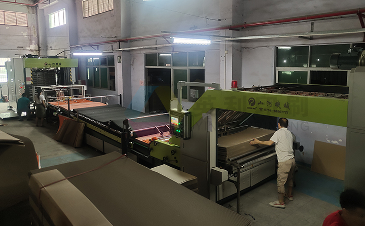 165全自动高速一体化裱纸机