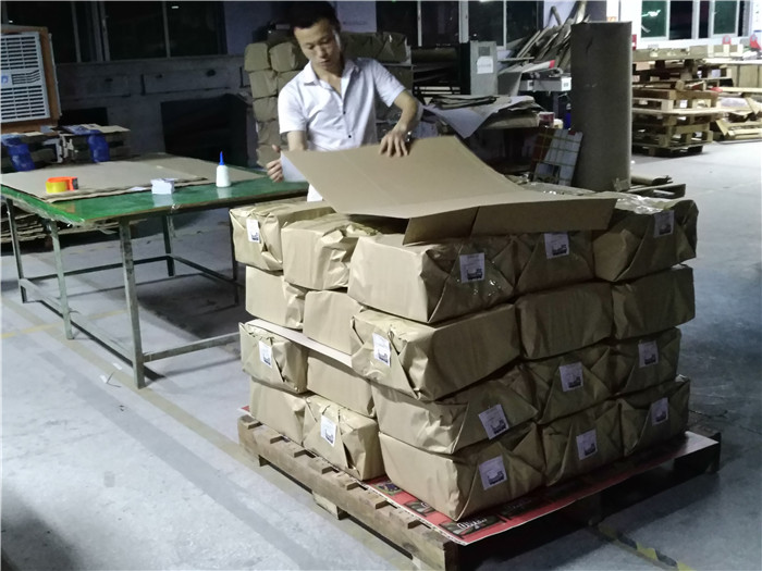 英利印刷为彩盒客户加班